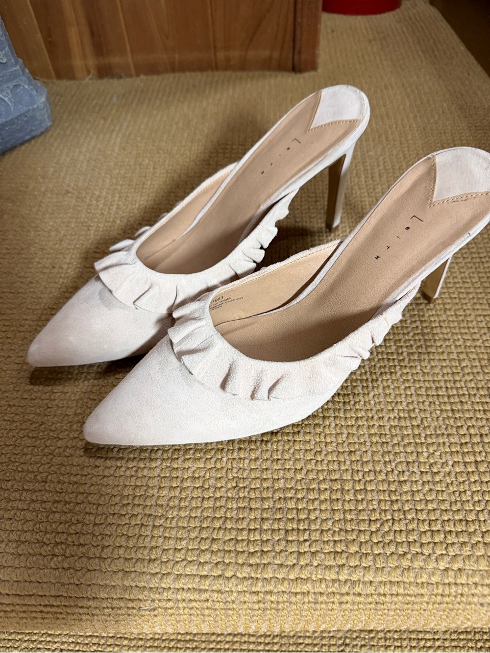 Leith Ivory Ruffle Pointed-Toe Mule - Picture 3 of 5